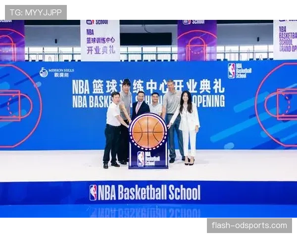 FIBA与NBA的“干扰球”规则有何区别？一次看懂国际篮联与NBA规则差异